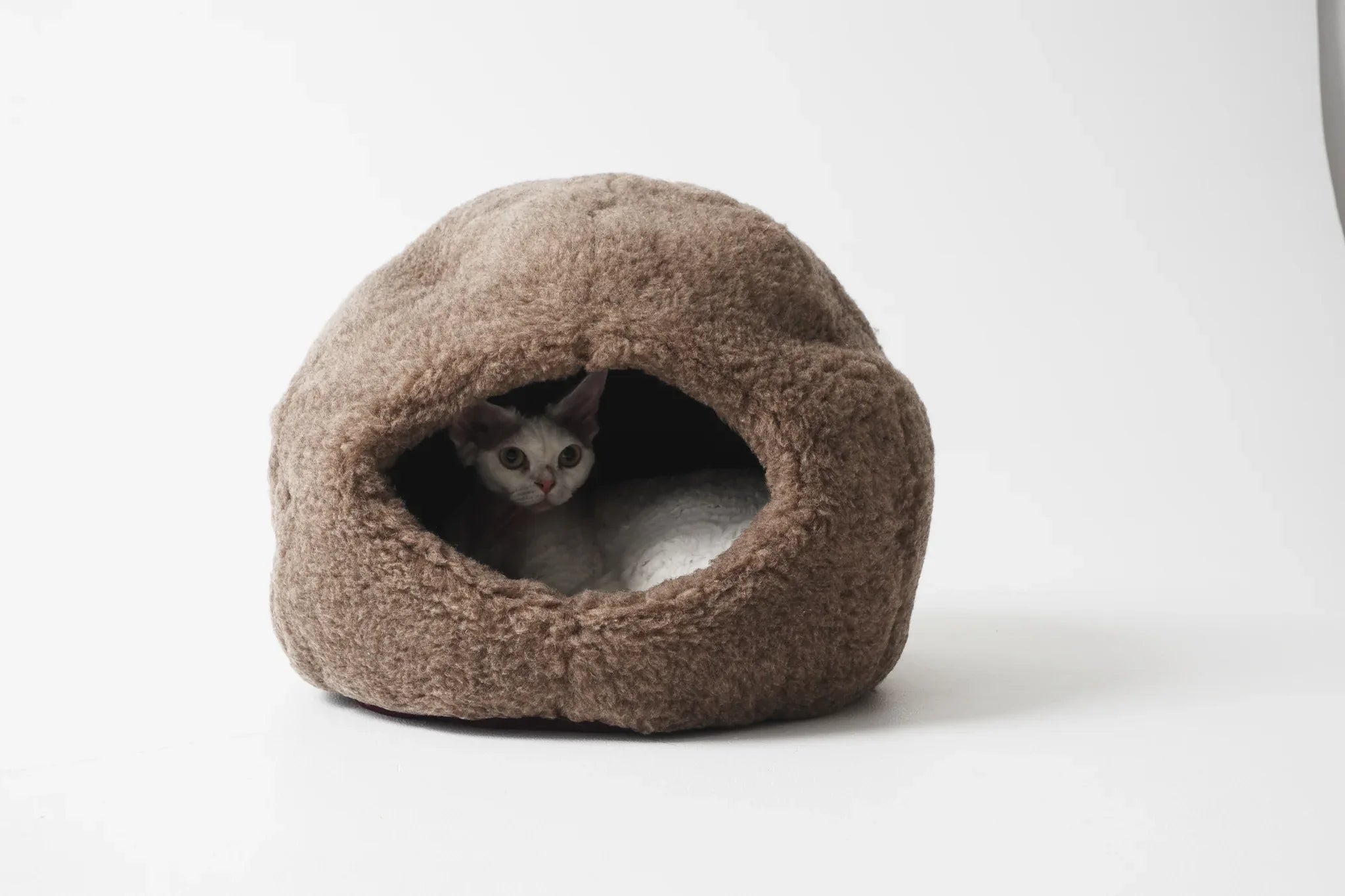 Nest Natural Woolen Pet Bed - Beige